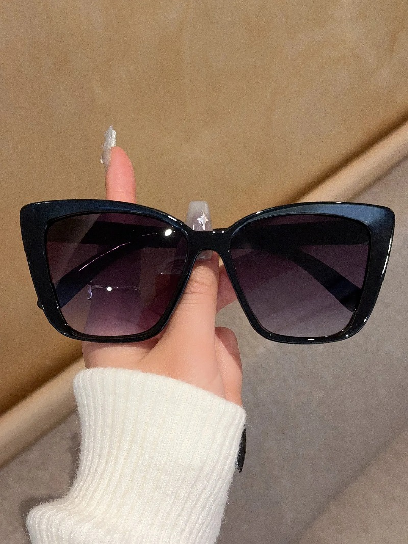 Street Fashion Glasses - نظارات شمسية عصرية بتصميم عين القطة