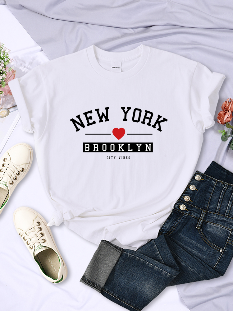 تي شيرت نسائي بطباعة حروف 'نيو - مراجعة Street Fashion In New York وسعره