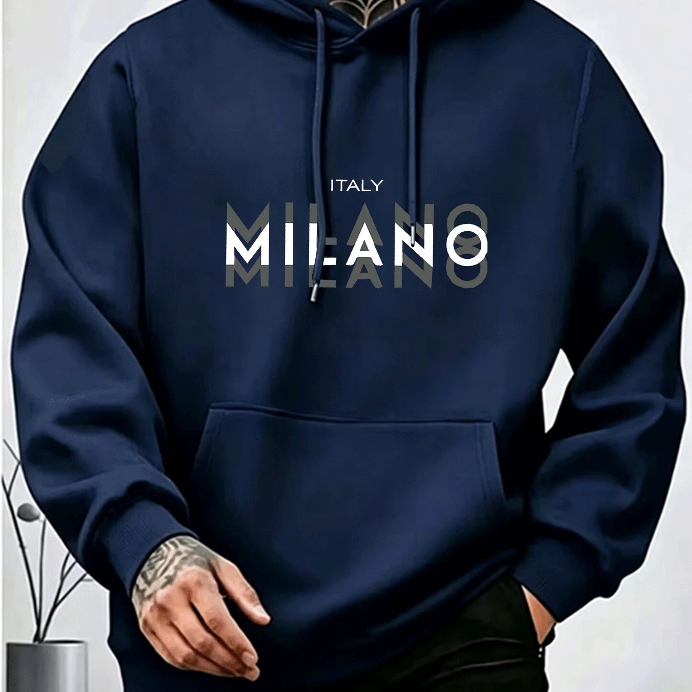 هودي رجالي بطبعة حروف MILANO،  - مراجعة Street Fashion Milano وسعره
