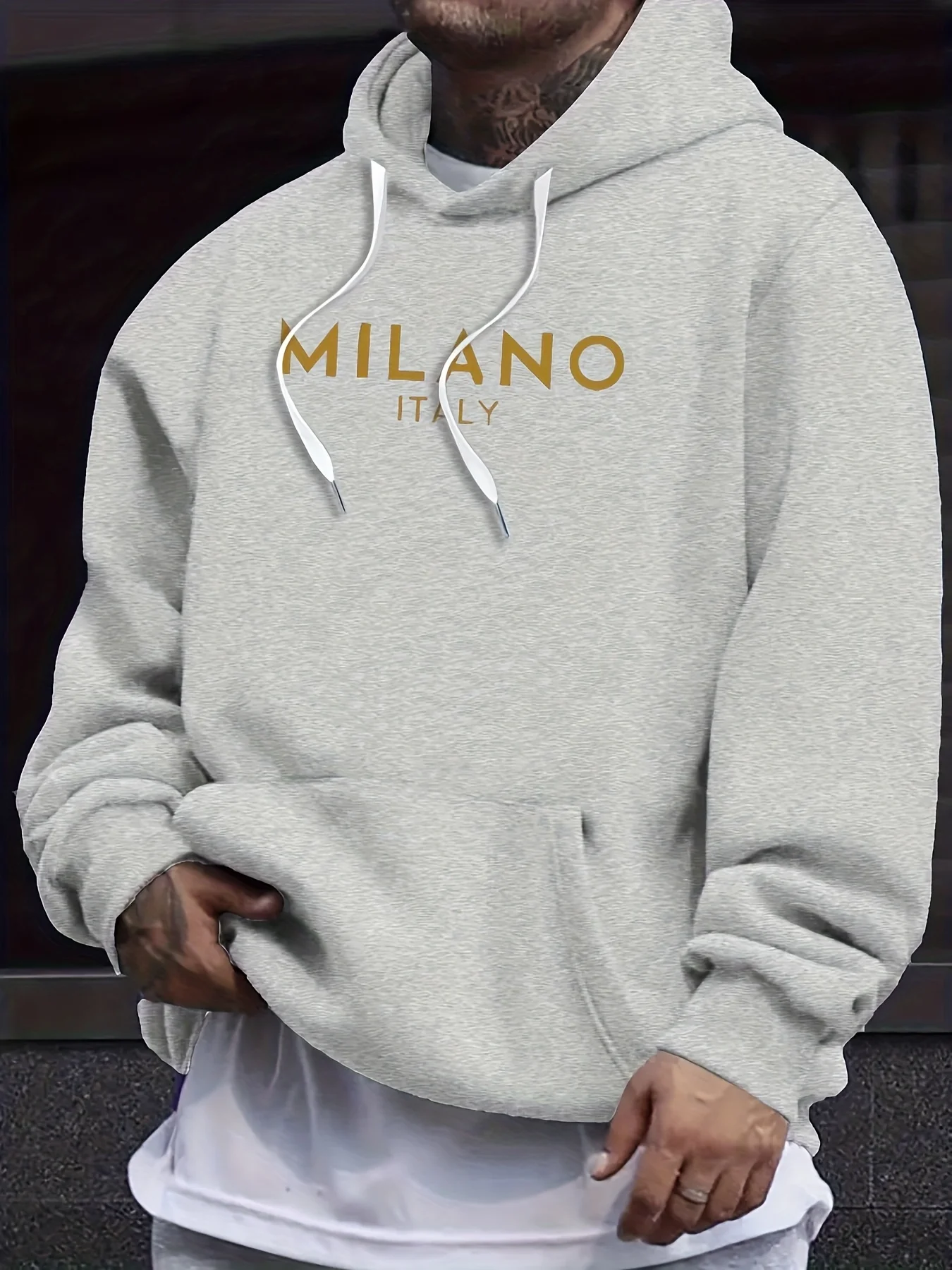سترة بقلنسوة لخريف وشتاء 2026، - مراجعة Street Fashion Milano وسعره
