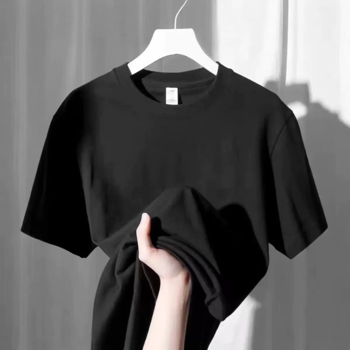 تي شيرت هولا بتصميم سفر إسباني - مراجعة Street Fashion In Spain وسعره